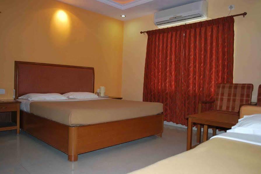 The Chakrie Residency Hotel Tirupati Zewnętrze zdjęcie