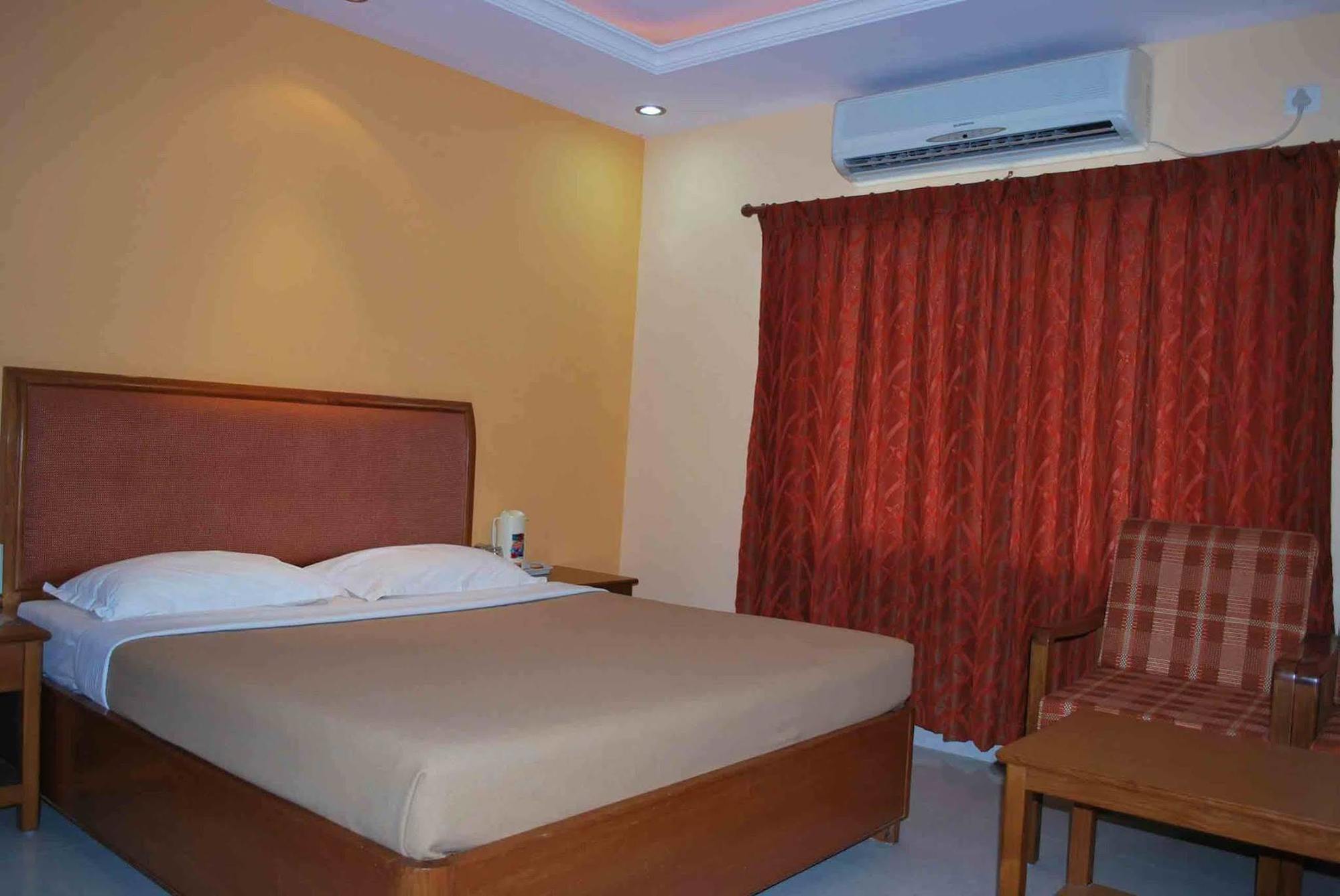 The Chakrie Residency Hotel Tirupati Zewnętrze zdjęcie