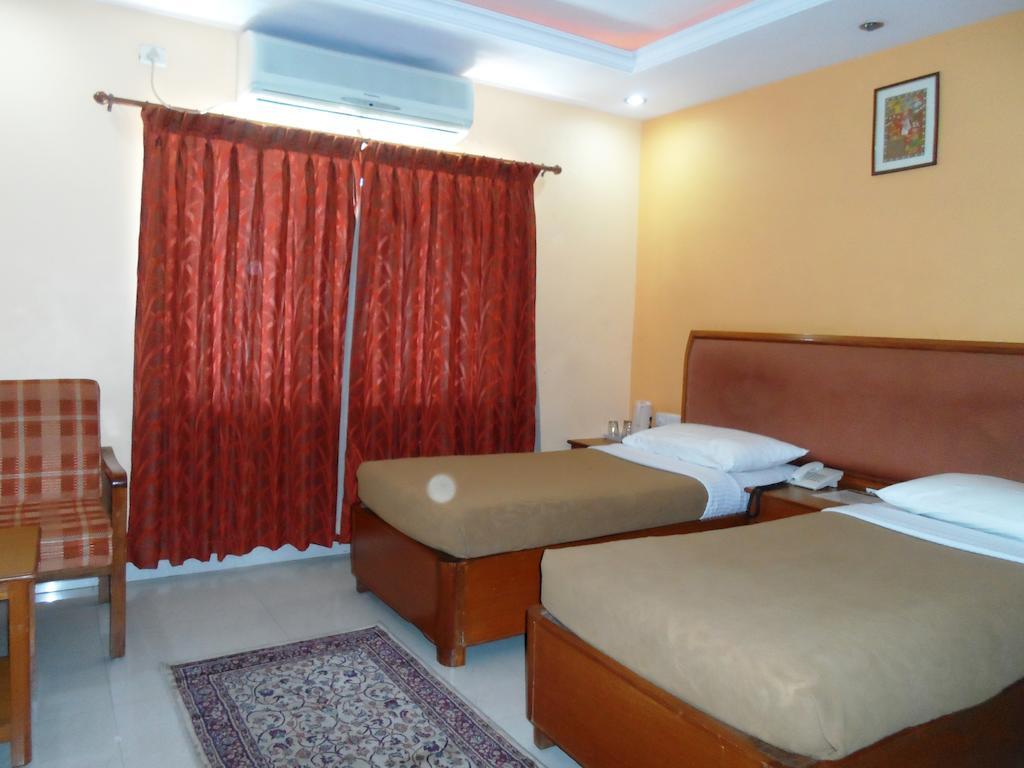The Chakrie Residency Hotel Tirupati Zewnętrze zdjęcie